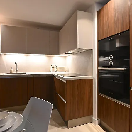 Apartment Luxe Vue Et Collines Avec Piscine