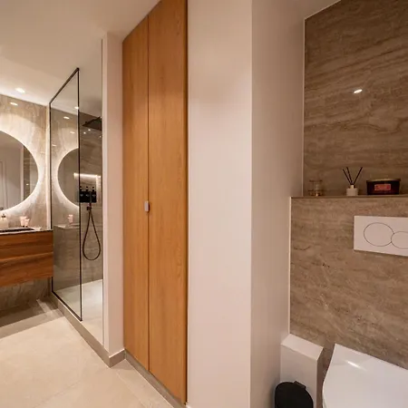Luxe Vue Et Collines Avec Piscine * Мандельё-ла-Напуль