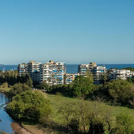 Luxe Vue Et Collines Avec Piscine
