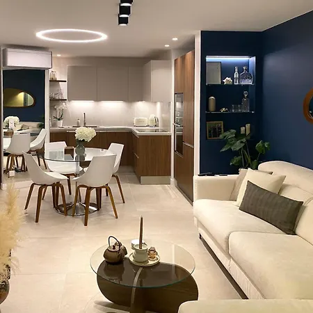 Luxe Vue Et Collines Avec Piscine Мандельё-ла-Напуль
